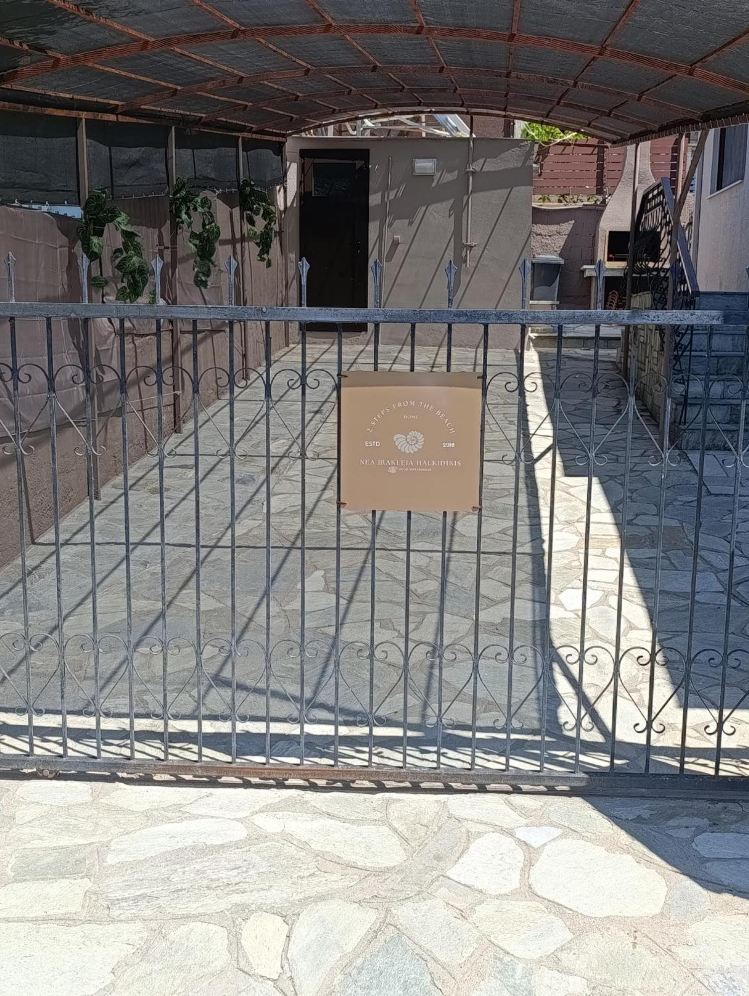 "2Steps From The Beach" Nea Iraklia Dış mekan fotoğraf